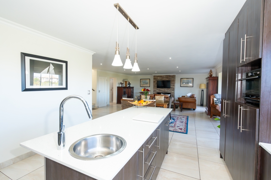 4 Bedroom Property for Sale in Sunset Estate Western Cape